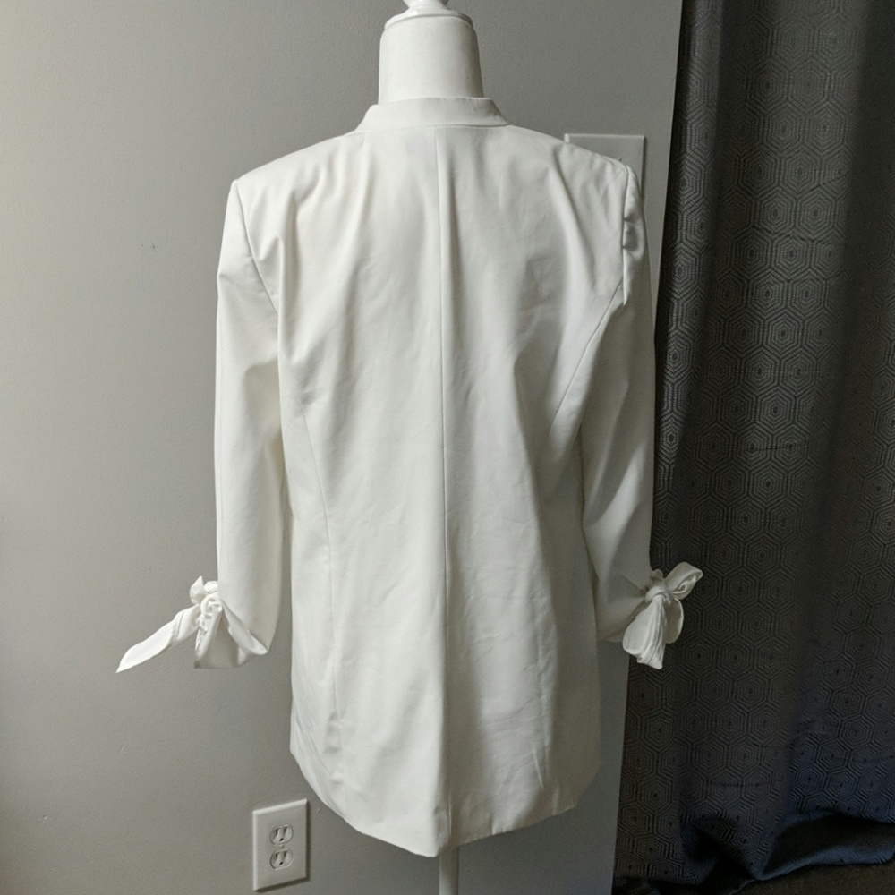 White Oversized Blazer w/ Tie-up Sleeves - Picture 2 of 4